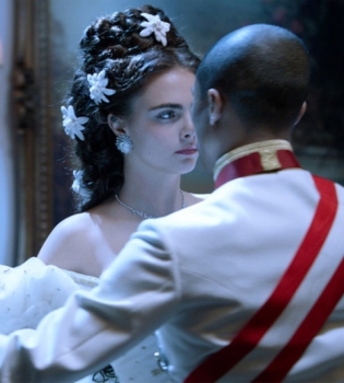 Кара Делевинь и Фаррелл Уильямс снялись в новом мини-фильме Chanel