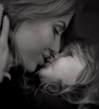 Виктория Боня не может оторваться от любимой дочурки