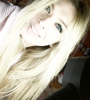 Вера Брежнева похвасталась естественной красотой