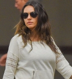 Мила Кунис вернулась в форму после родов