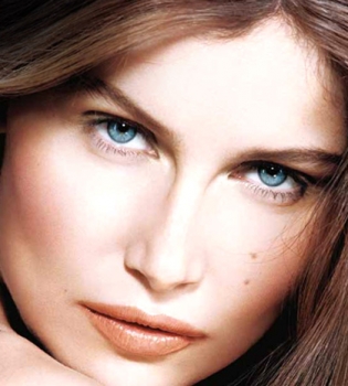 Летиция Каста появилась обнаженной на обложке глянца