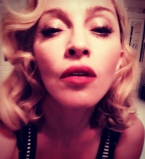 Мадонна селфи