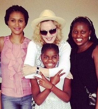 Мадонна отметила День благодарения в Малави