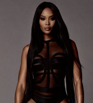Наоми Кэмпбелл демонстрирует сексуальность в новой фотосессии