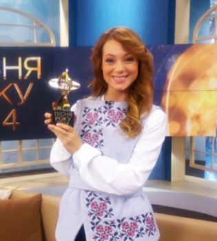 Светлана Тарабарова получила премию Песня года 2014