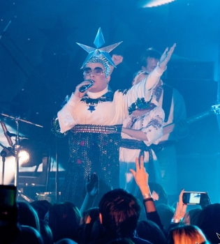 Верка Сердючка вернулась на родину