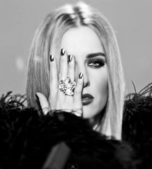 Ольга Горбачева запела на несуществующем языке