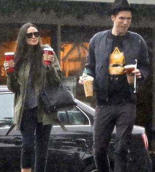 Деми Мур и ее молодой бойфренд