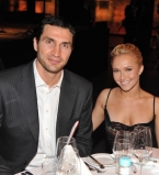 Невеста Владимира Кличко Хайден Панеттьери родила дочь