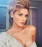 Миша Романова поделилась пикантным фотоснимком