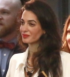 Супруга Джорджа Клуни опровергает информацию о беременности