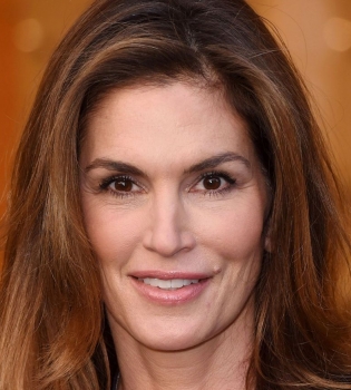 Синди Кроуфорд крупным планом