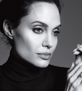 На съемках новой режиссерской работы Анджелина Джоли не успевала поесть