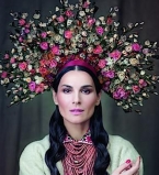 Маша Ефросинина в свадебном венке