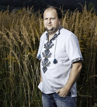 Виктор Бронюк солист группы ТІК