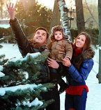 Григорий Решетник с женой и сыном в фотосессии для Viva!