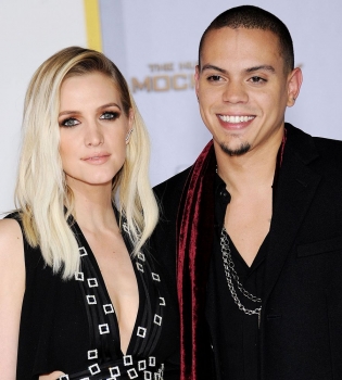 Эшли Симпсон беременна