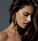 Алессандра Амбросио в новой стильной фотосессии