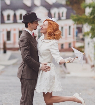 Звездная примерка с Илларией: как создавалось свадебное платье певицы