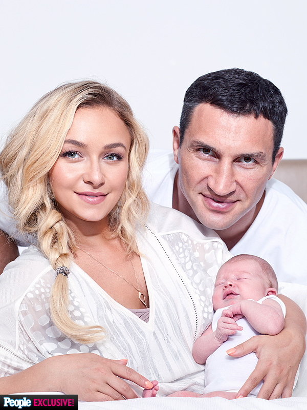 Владимир Кличко и Хайден Панеттьери впервые показали  дочь!