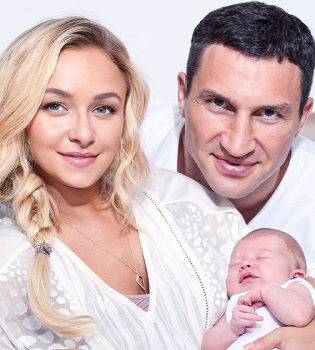 Владимир Кличко и Хайден Панеттьери впервые показали  дочь!