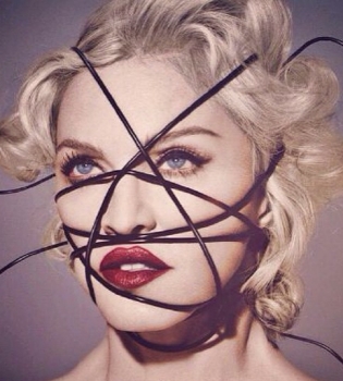 Мадонна поделилась провокационным снимком