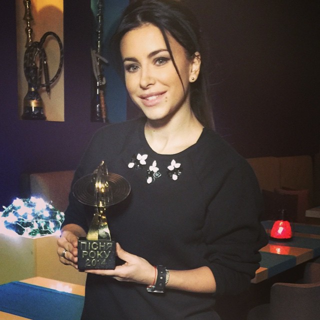 Ани Лорак похвасталась престижной премией Песня года 2014