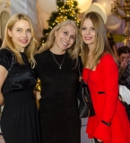 Ольга Фреймут с мамой и дочкой сходили на новогодний праздник