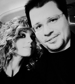 Кристина Асмус поделилась новогодним селфи с любимым