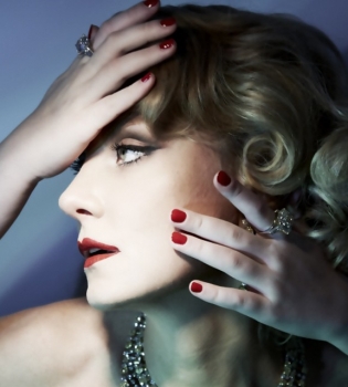 Рената Литвинова перевоплотилась в волшебницу