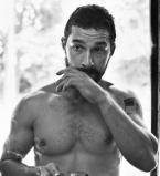 Шайа ЛаБаф снялся в провокационном клипе с 12-летней девочкой