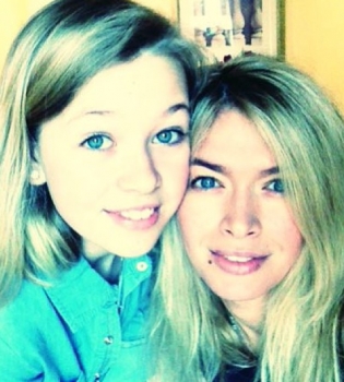 Вера Брежнева показала фото старшей красавицы-дочки