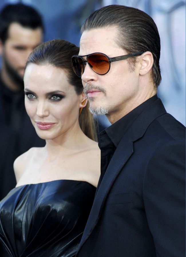 Новые подробности брака: Брэд Питт и Анджелина Джоли поженились не во Франции?