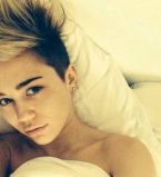 Голая правда: Майли Сайрус в душе (Фото)