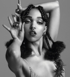 Талия Барнетт разделась для V Magazine