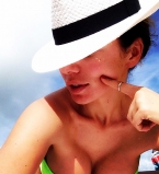 Анна Седокова снялась в бикини на пляже