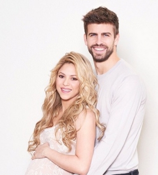 Беременная Шакира и Жерар Пике снялись вместе с сыном для благотворительной программы ЮНИСЕФ