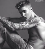 Своим голым торсом Джастин Бибер вызвал интернет-истерию