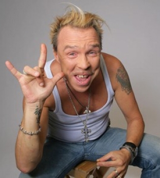 Иван Охлобыстин, Гарик Сукачев и Александр Скляр спели песню в подержку донецких сепаратистов