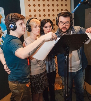 Украинские телеведущие заговорили голосами героев мультфильма Губка Боб: Жизнь на суше