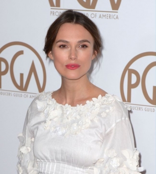 Очаровательная и беременная Кира Найтли на красной дорожке