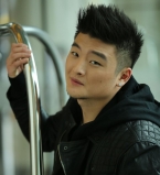 Анатолий Цой в фотосессии для Viva!