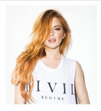 В сеть попало эротичное фото Линдсей Лохан в ванной