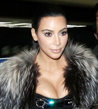 Ким Кардашьян призвала людей делать селфи