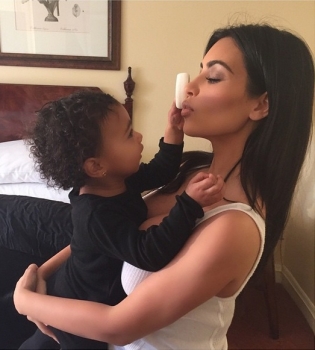 Мамина радость: Ким Кардашьян показала повзрослевшую дочь