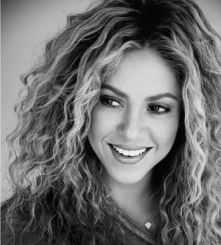 Шакира впервые показала новорожденного сына