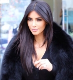 Ким Кардашьян показала стройную фигуру в роскошном бикини