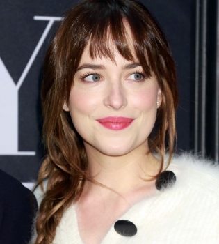 Дакота Джонсон на первой премьере &laquo;50 оттенков серого&raquo;: модный провал или новый тренд?