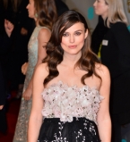 Беременная Кира Найтли продемонстрировала пышные формы на церемонии BAFTA