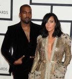 Канье Уэст и Ким Кардашьян показали интим на публике
